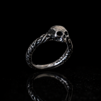 Bague Fine Skull en Acier Inoxydable