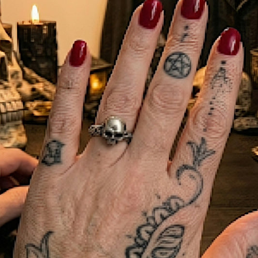 Bague Fine Skull en Acier Inoxydable